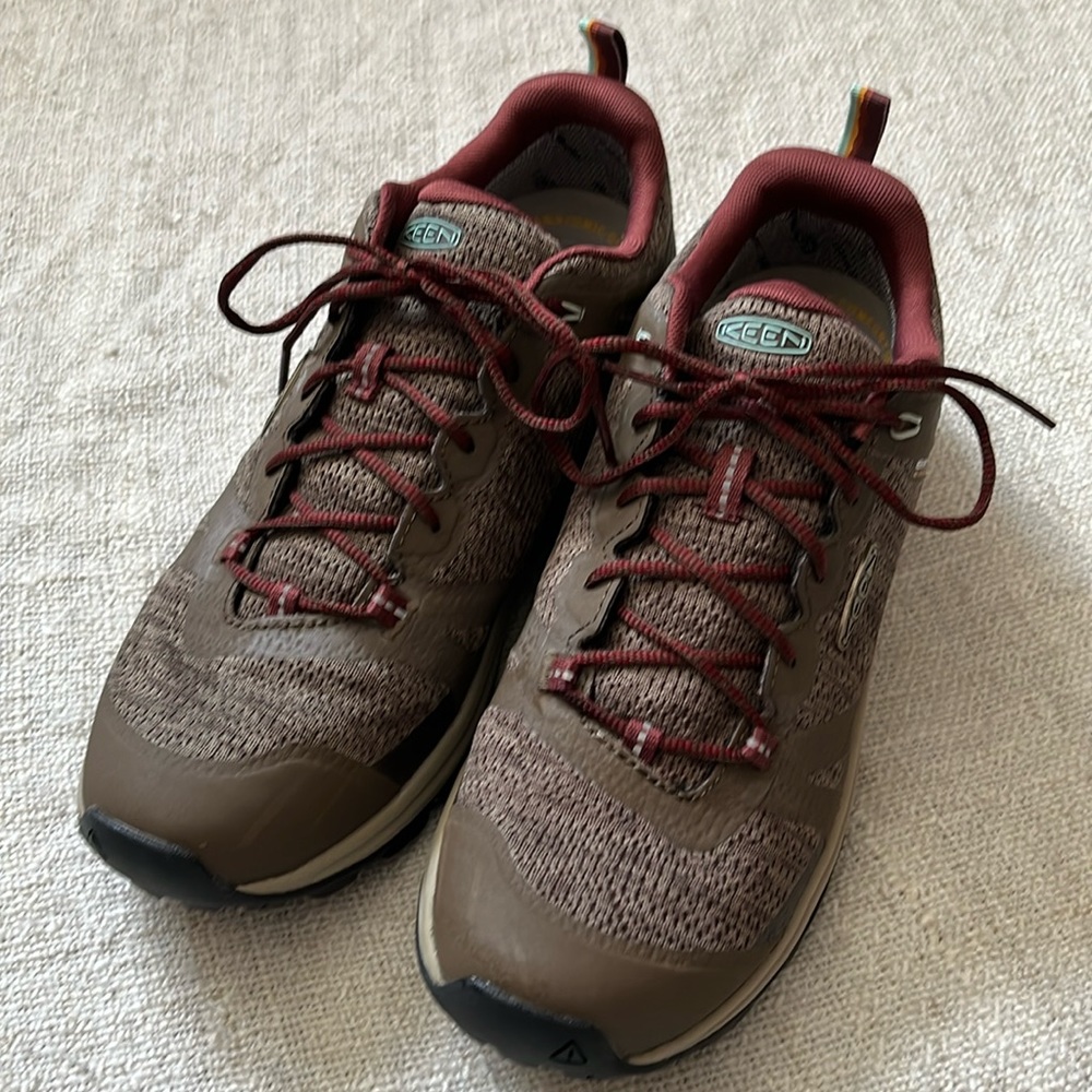 Keen Trail shoes Womens 9